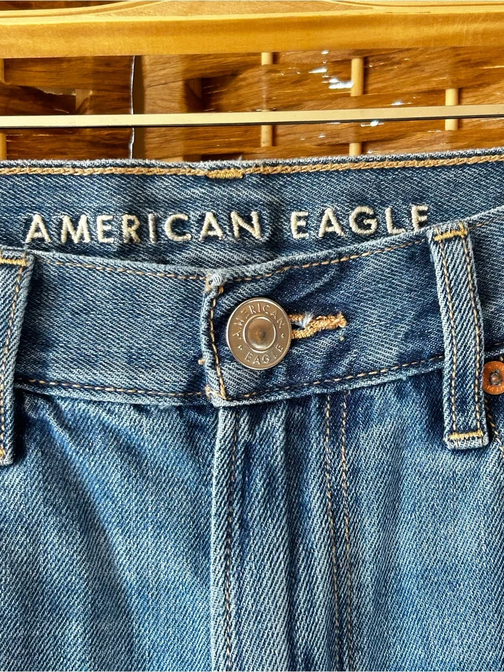 American Eagle Skater Jeans Women’s Size 12 High Rise Straight Leg Medium Wash - Picture 2 of 7